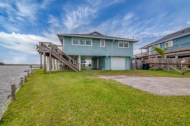 $675,000 | 354 Ling Street, Bayou Vista, TX 77563