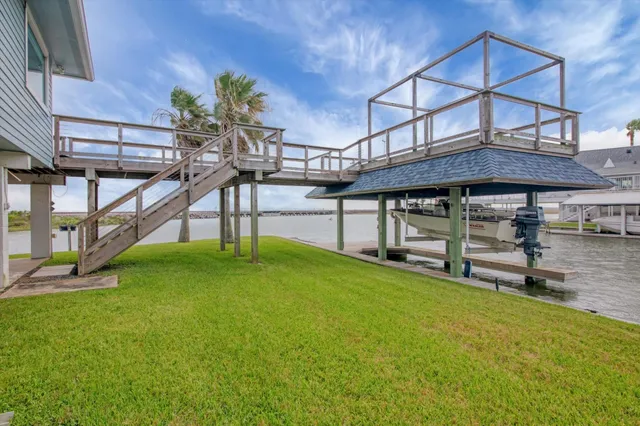 $675,000 | 354 Ling Street, Bayou Vista, TX 77563