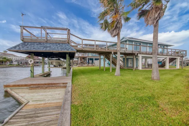 $675,000 | 354 Ling Street, Bayou Vista, TX 77563