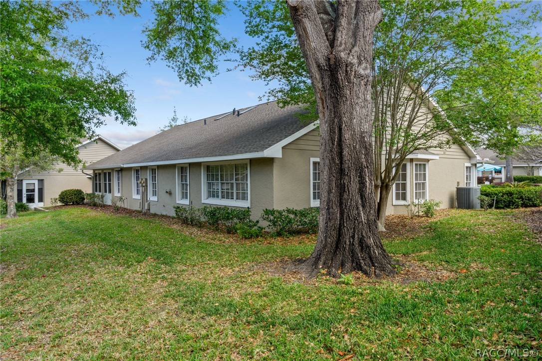 1504 North Foxboro Loop Crystal River, FL 34429 - Photo 27 of 52 Rear of Villa