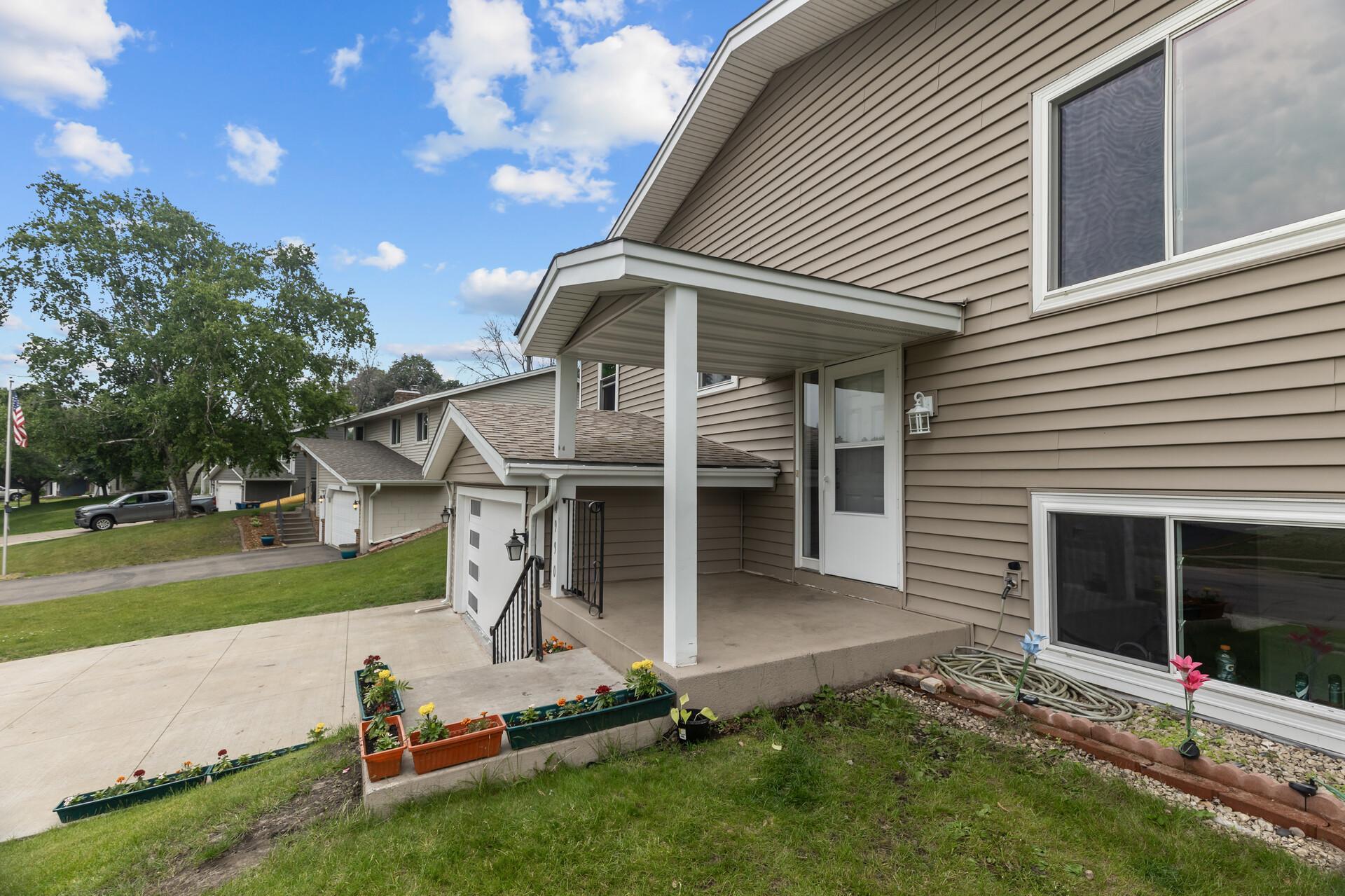 4990 148th Path West Apple Valley, MN 55124 - Photo 4 of 45