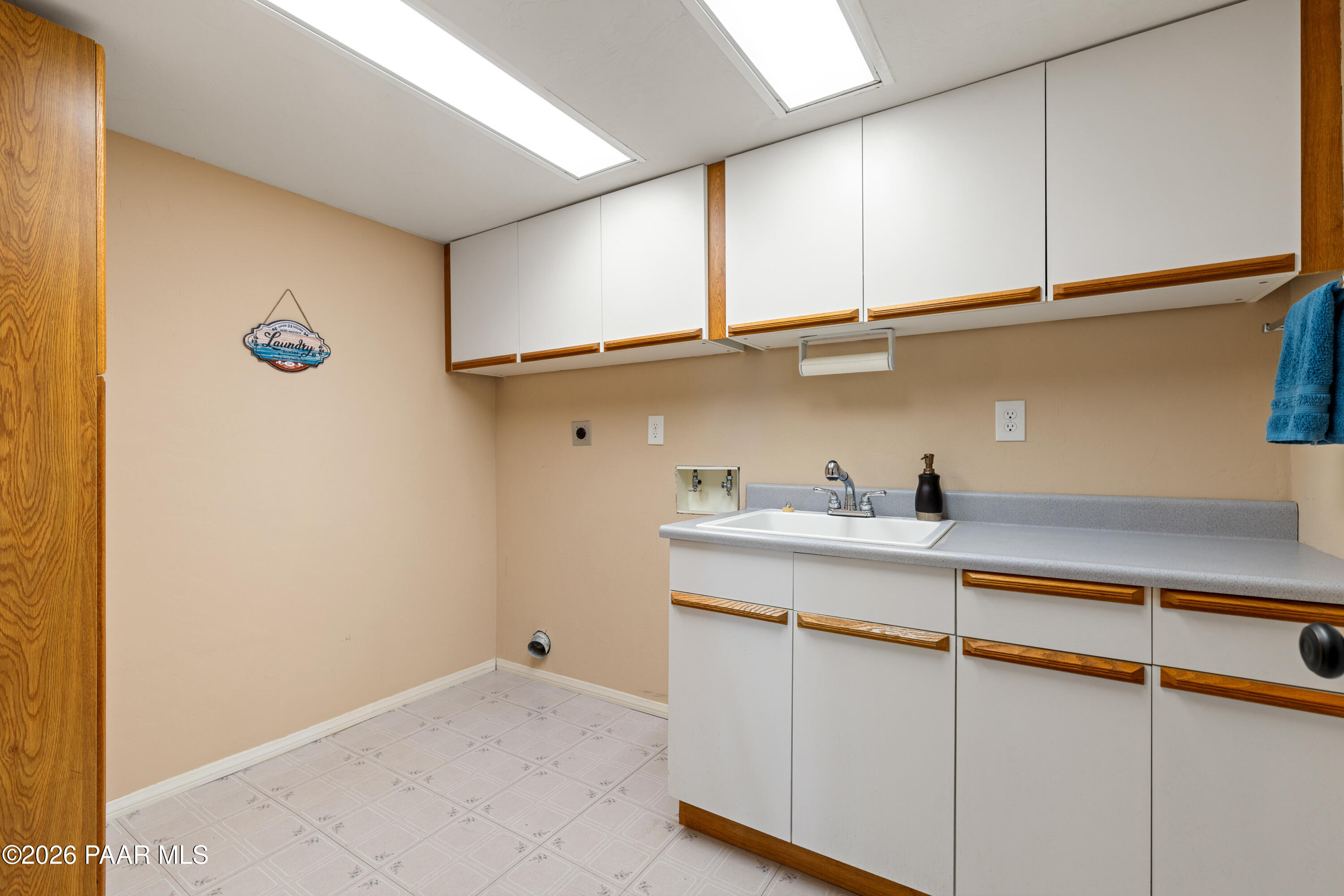 1289 Manzanita Hill Road Prescott, AZ 86303 - Photo 38 of 64 Laundry