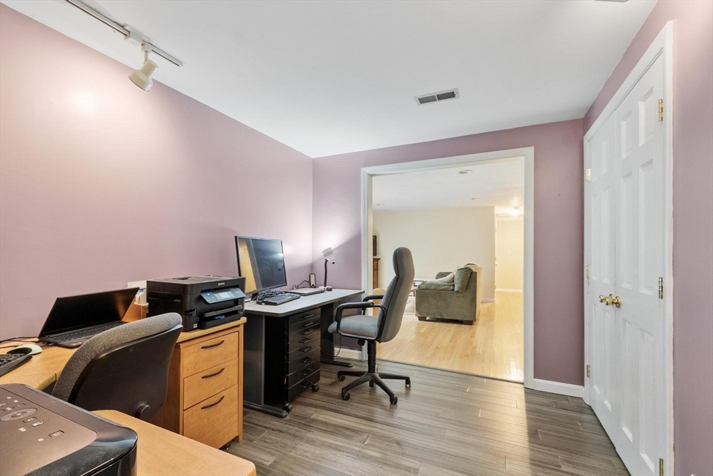 17 Parlee Road Chelmsford, MA 01824 - Photo 8 of 42