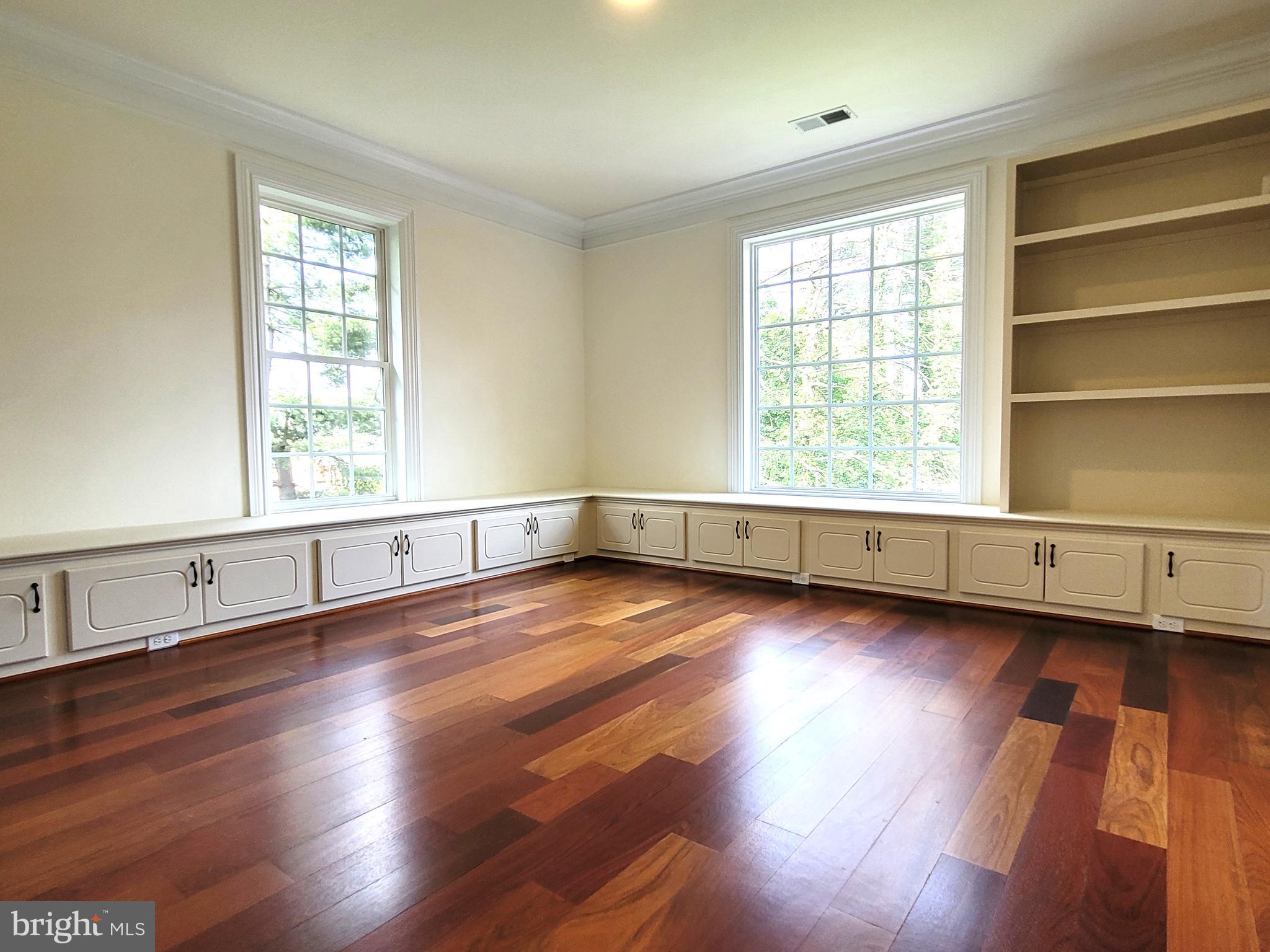 3617 Chain Bridge Road Fairfax, VA 22030 - Photo 64 of 83 Bedroom #5 (uptairs)