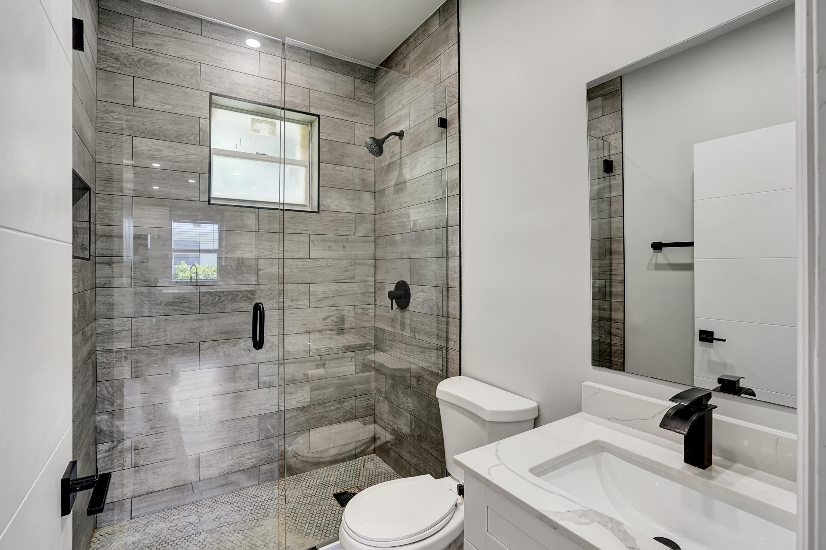 724 Southwest 9th Street Delray Beach, FL 33444 - Photo 23 of 32 Bathroom 3
