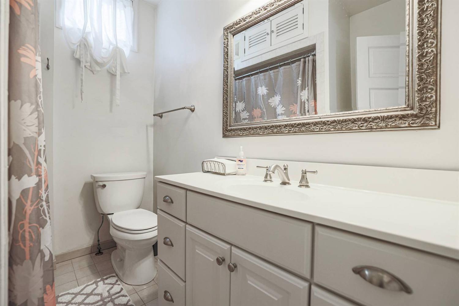 23 East Sharon Road Cincinnati, OH 45246 - Photo 18 of 30