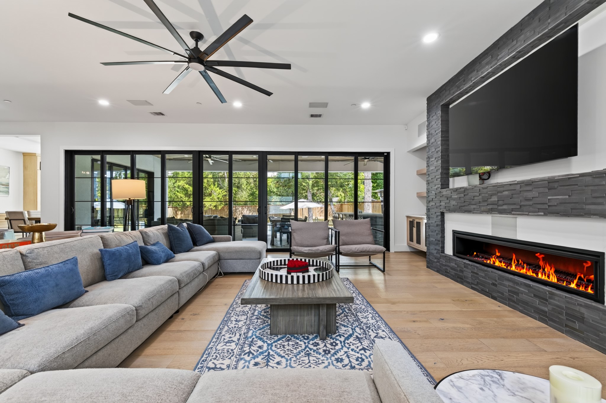 1432 Bingle Road Houston, TX 77055 - Photo 23 of 50 Gallery Image 23