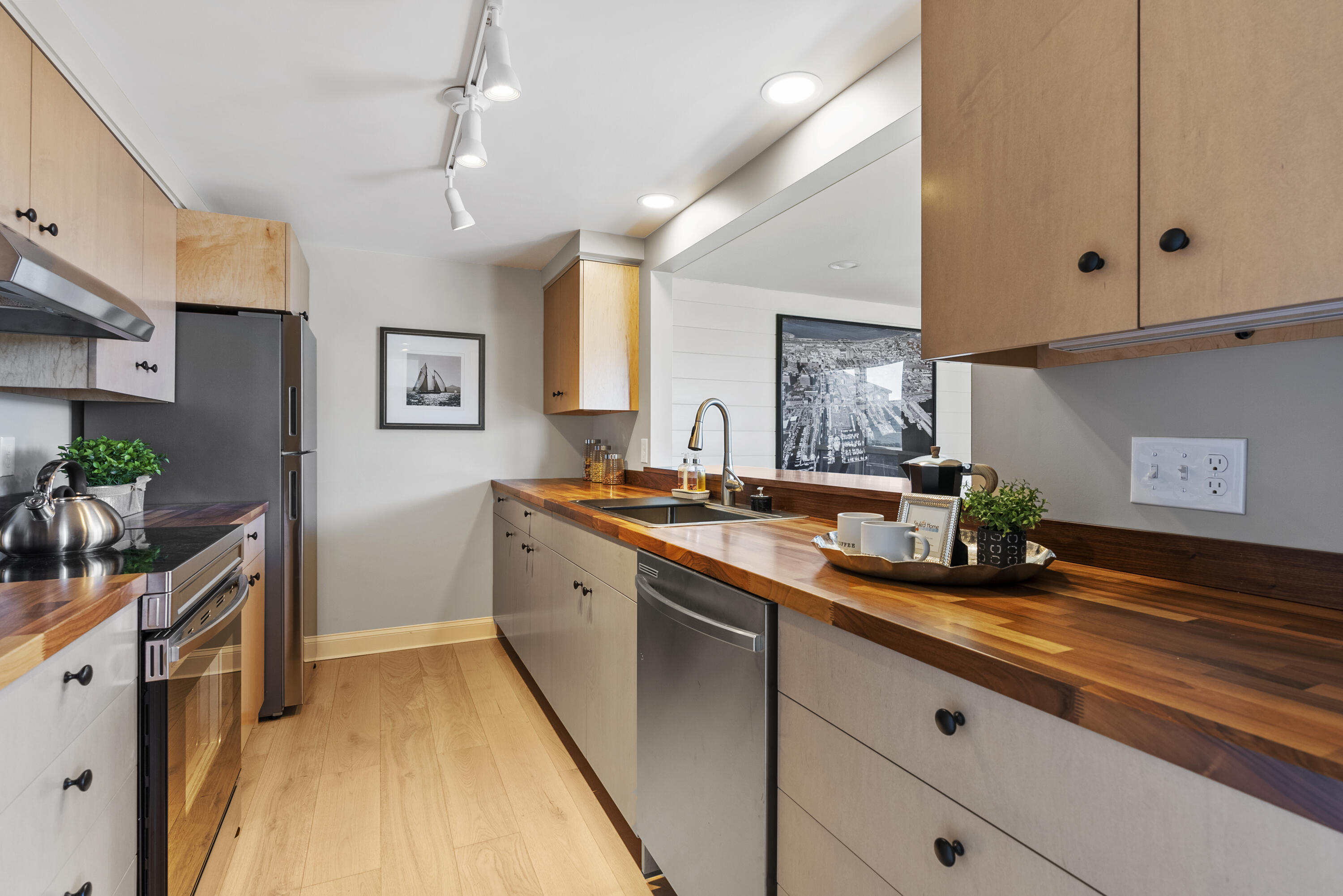 40 Portland Pier, Unit 2 Portland, ME 04101 - Photo 14 of 45 DSC08587