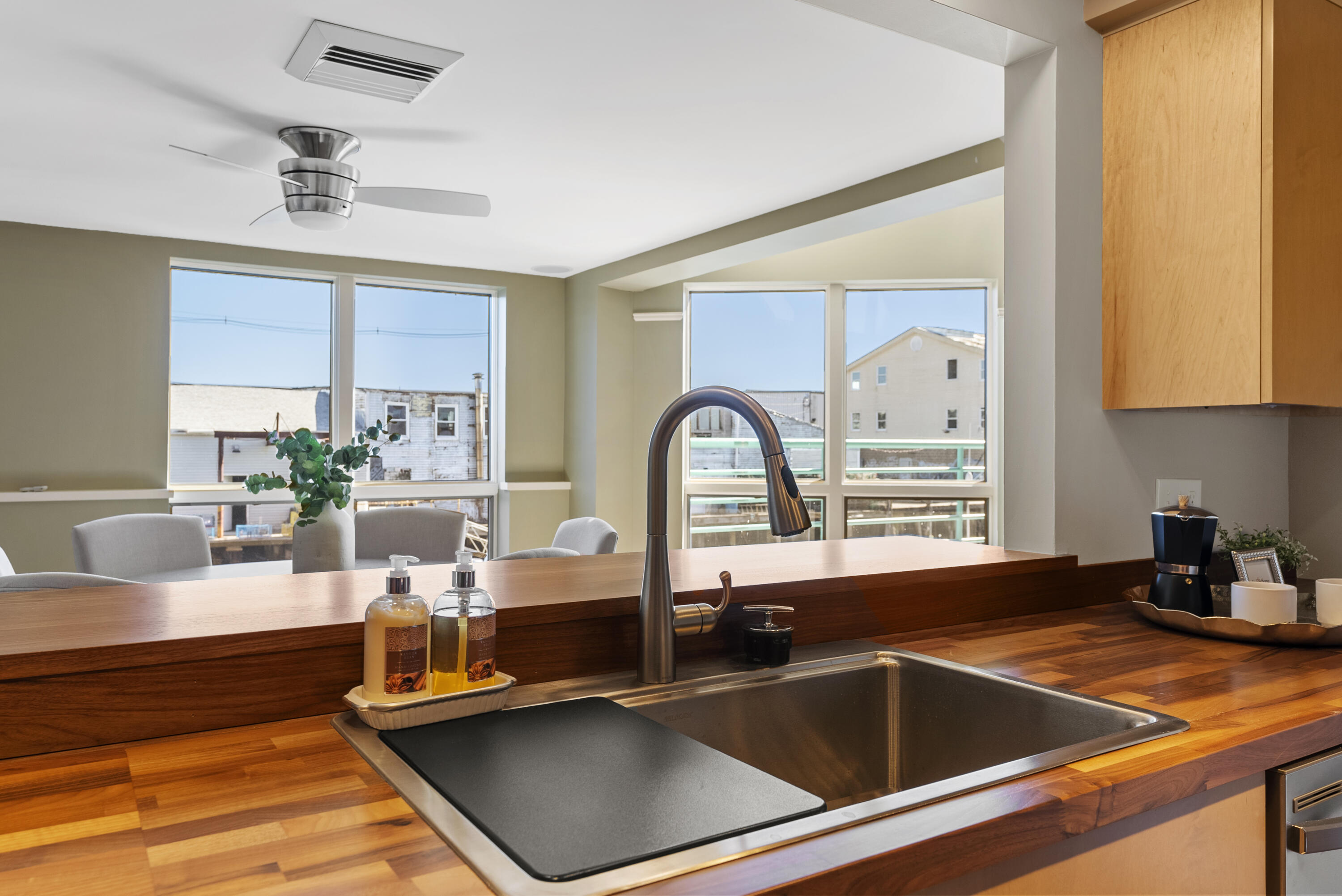 40 Portland Pier, Unit 2 Portland, ME 04101 - Photo 16 of 45 DSC08597