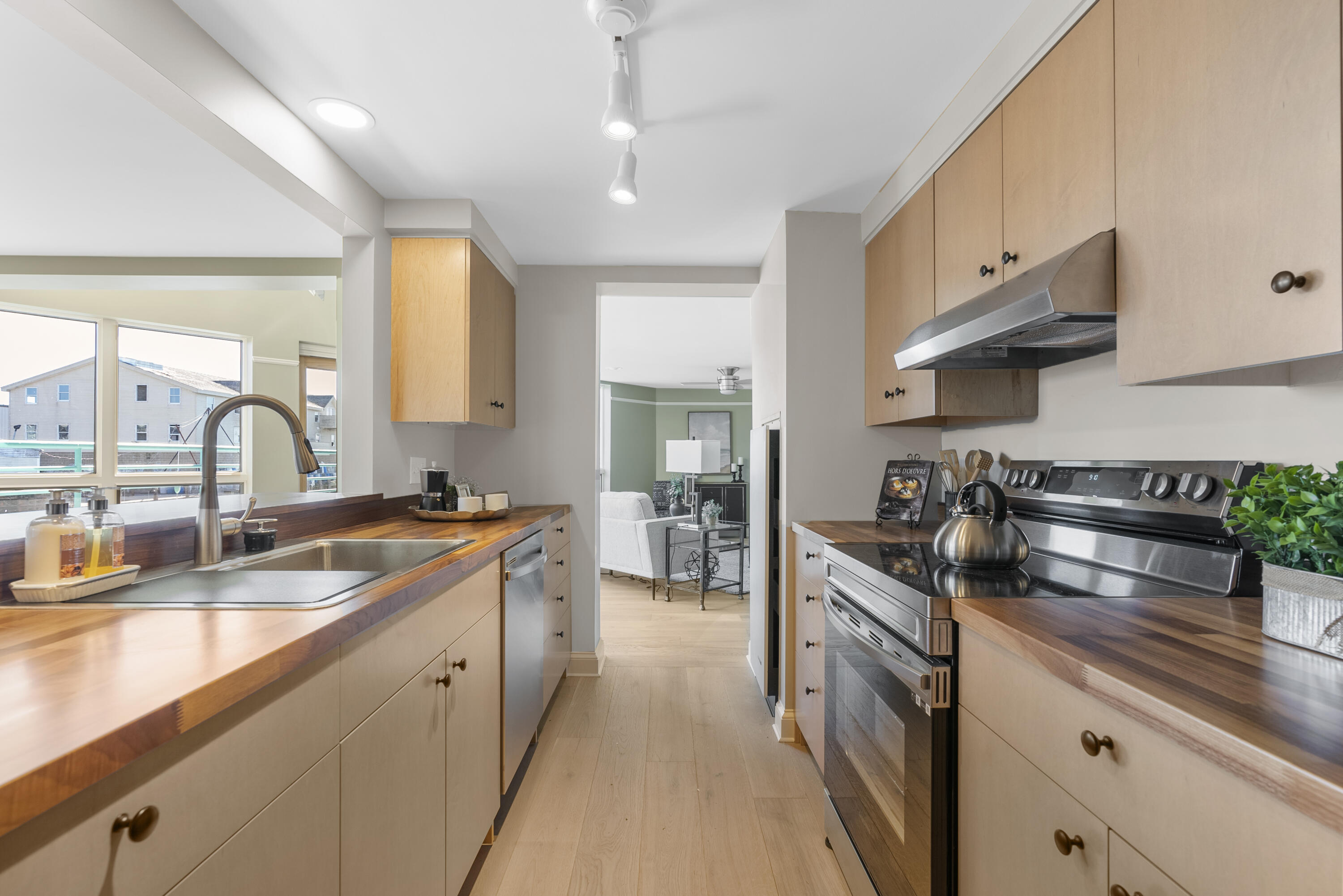 40 Portland Pier, Unit 2 Portland, ME 04101 - Photo 17 of 45 DSC08602