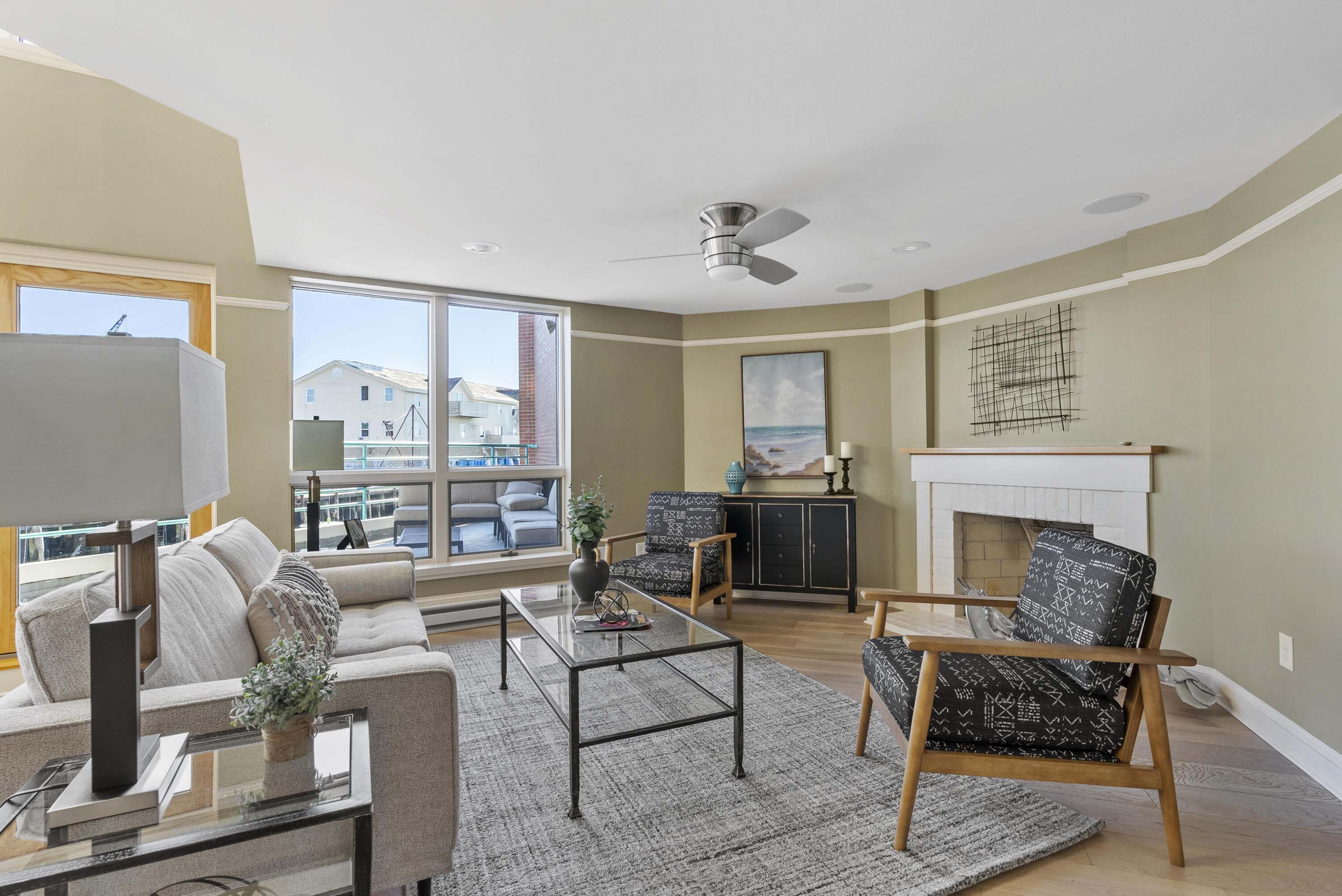 40 Portland Pier, Unit 2 Portland, ME 04101 - Photo 10 of 45 DSC08567