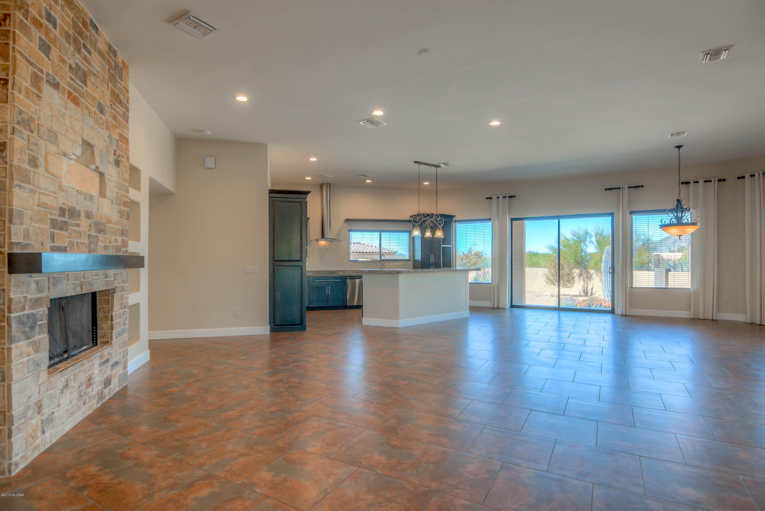 4996 Cat Mountain Road Tucson, AZ 85757 - Photo 5 of 32