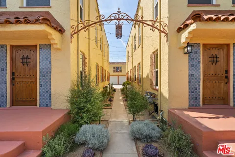 $549,000 | 2935 Redondo Boulevard, Los Angeles, CA 90016