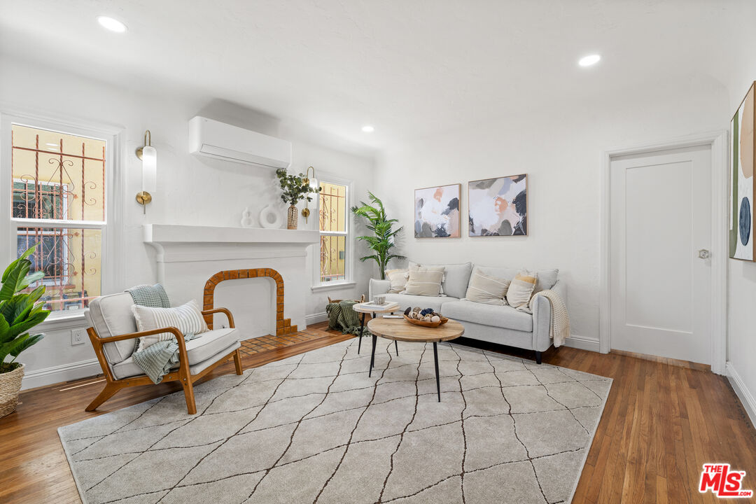 2935 Redondo Boulevard Los Angeles, CA 90016 - Photo 4 of 10