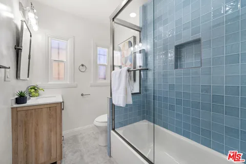 $549,000 | 2935 Redondo Boulevard, Los Angeles, CA 90016