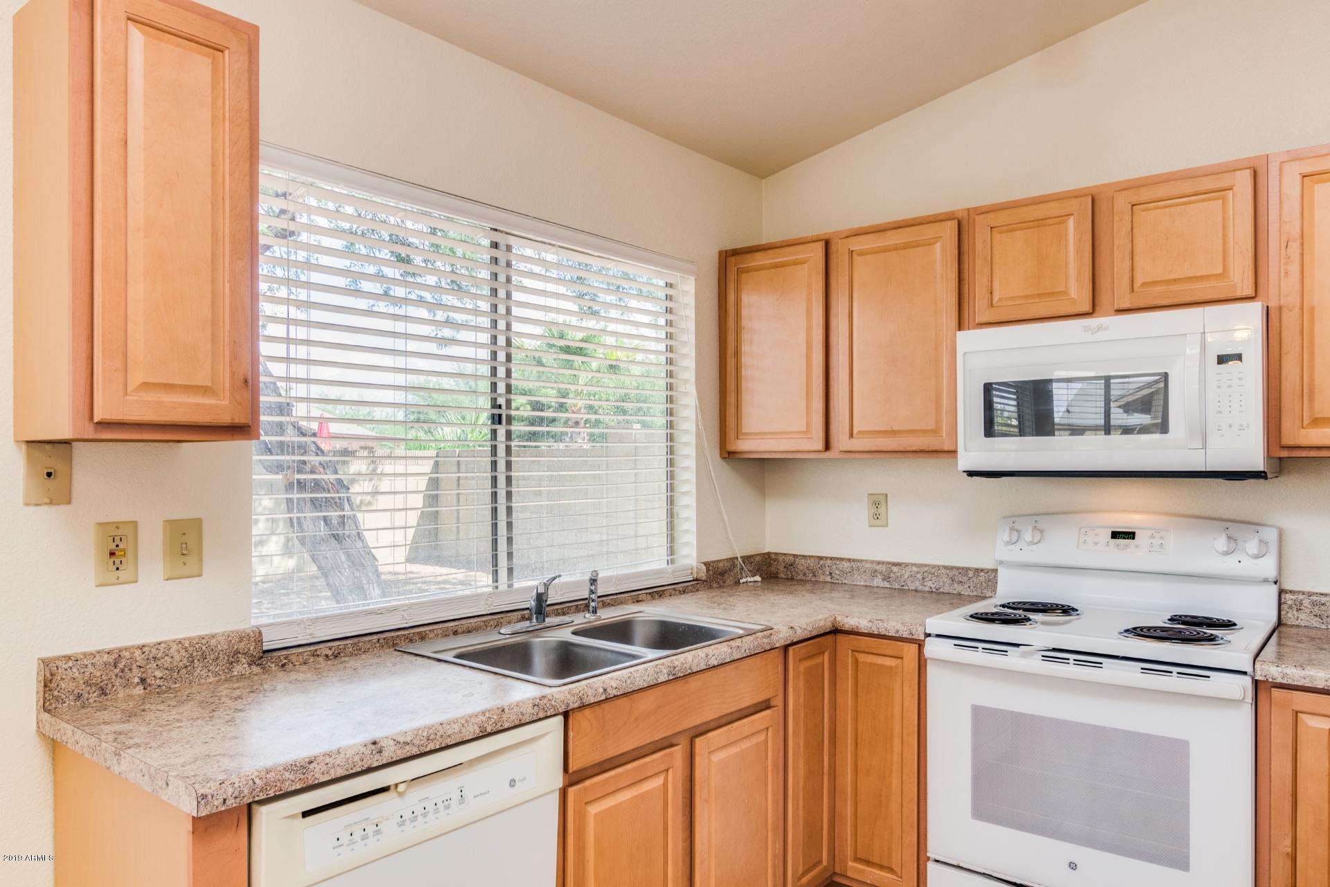 1718 East Carson Road Phoenix, AZ 85042 - Photo 5 of 21 Kitchen I