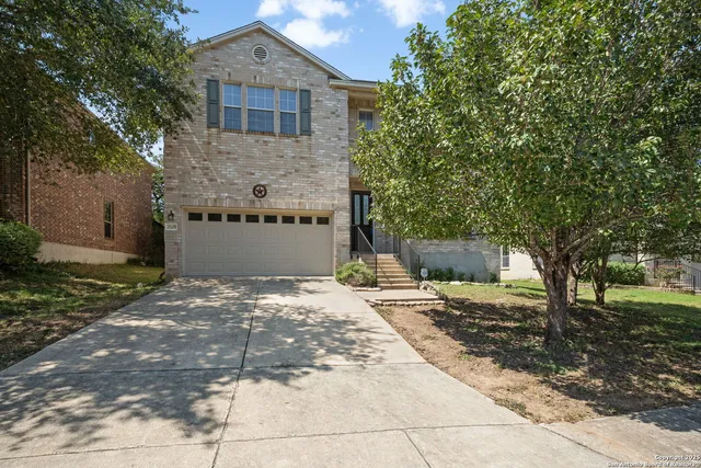 $2,600 | 25119 Royal Land, San Antonio, TX 78257