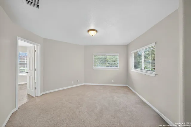 $2,600 | 25119 Royal Land, San Antonio, TX 78257