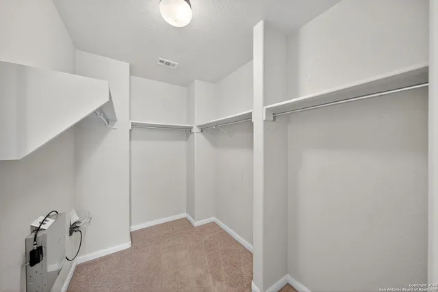 $2,600 | 25119 Royal Land, San Antonio, TX 78257