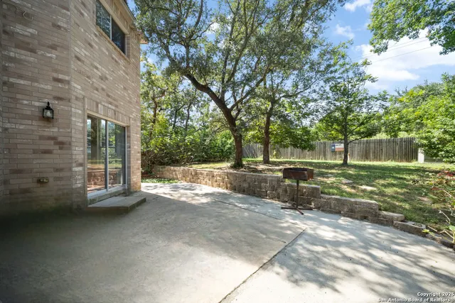 $2,600 | 25119 Royal Land, San Antonio, TX 78257
