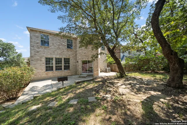 $2,600 | 25119 Royal Land, San Antonio, TX 78257
