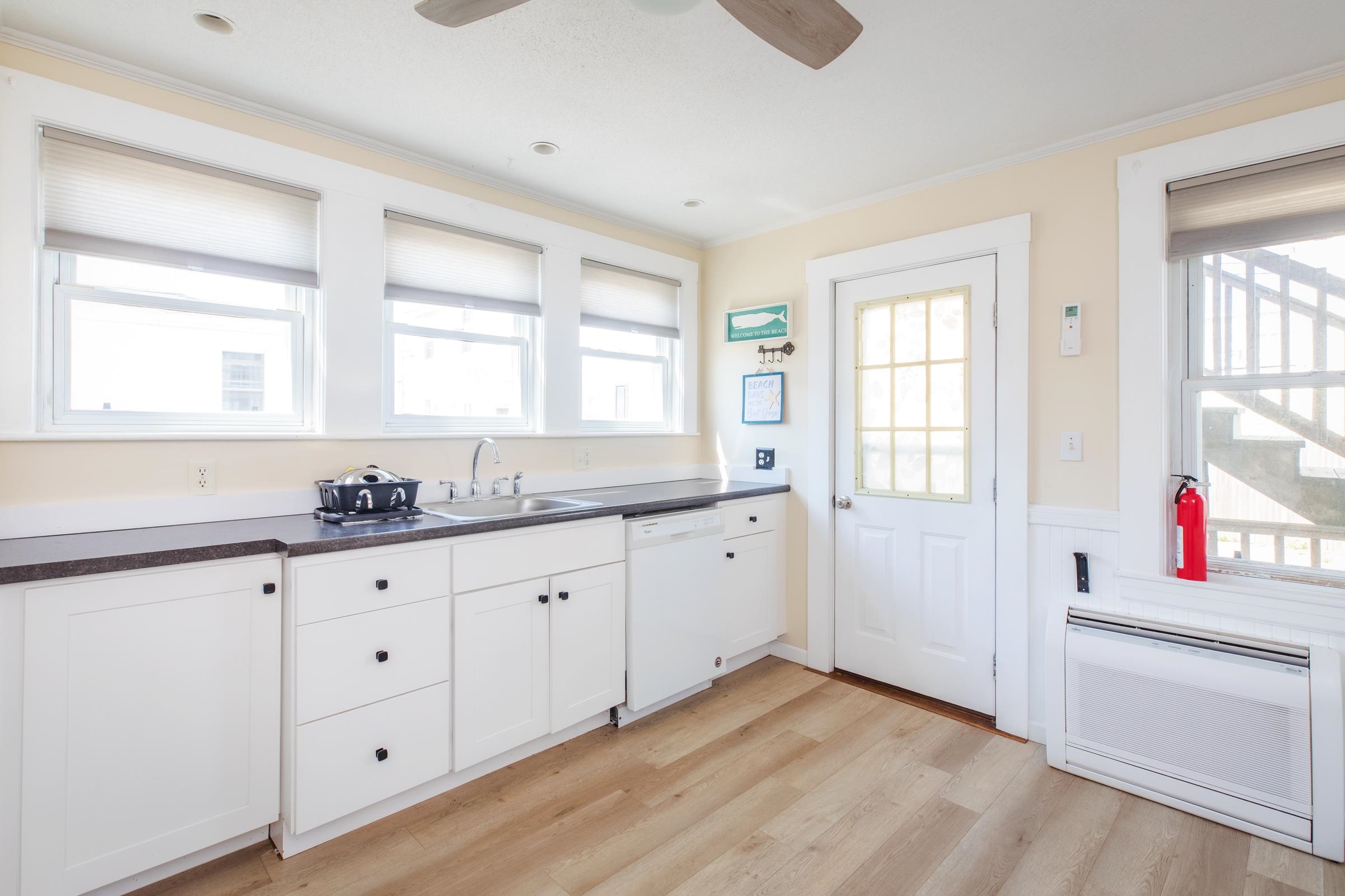 18 Highland Avenue Hampton, NH 03842 - Photo 34 of 38