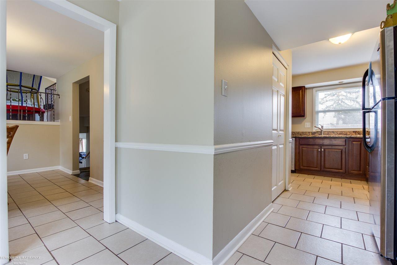 26345 Middlebelt Road Farmington, MI 48334 - Photo 7 of 28 31312535-6.JPG