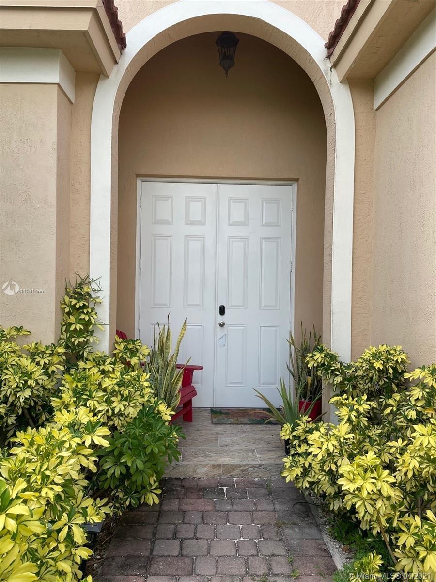 27760 Southwest 135th Ave Road Homestead, FL 33032 - Photo 5 of 27 Gallery Image 5