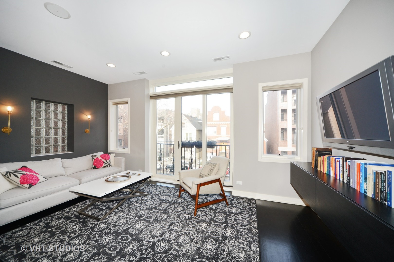 2133 West Rice Street, Unit 2 Chicago, IL 60622 - Photo 2 of 13
