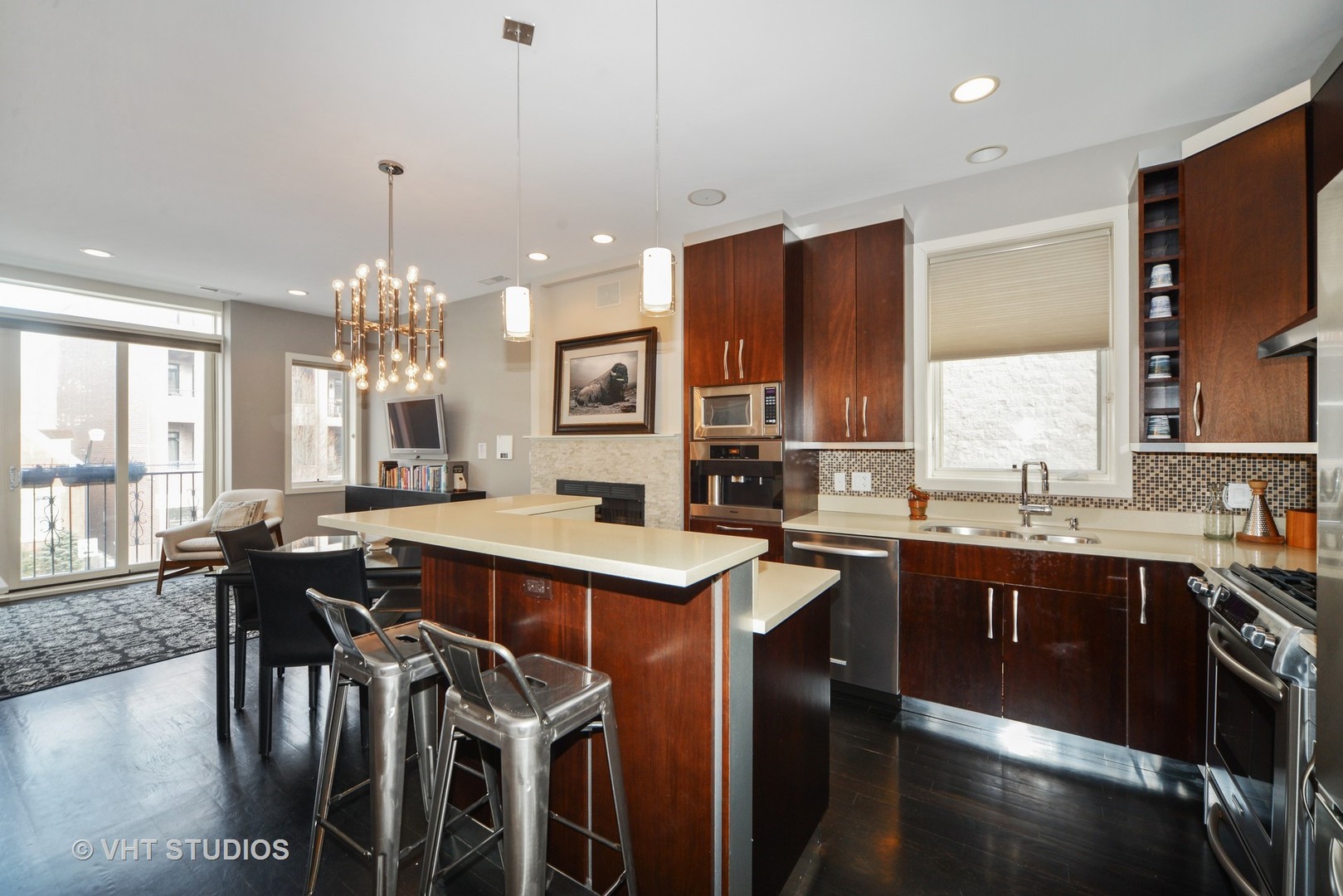 2133 West Rice Street, Unit 2 Chicago, IL 60622 - Photo 4 of 13