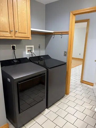 $2,300 | 1 1/2 Main Street, Unit B, Spencer, MA 01562