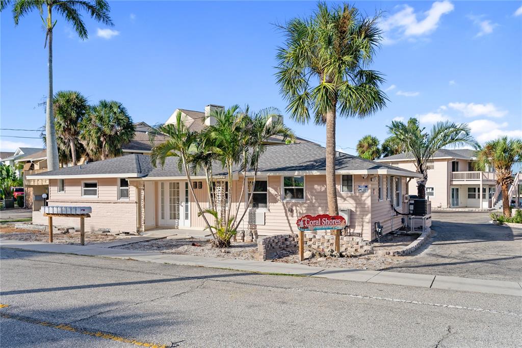 9022 Midnight Pass Road, Unit 112 Sarasota, FL 34242 - Photo 32 of 40