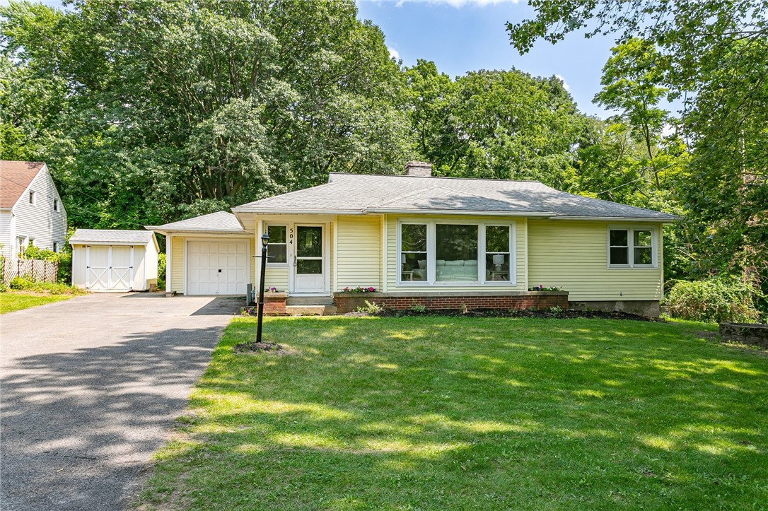 504 Moseley Road Perinton, NY 14450 - Photo 1 of 20