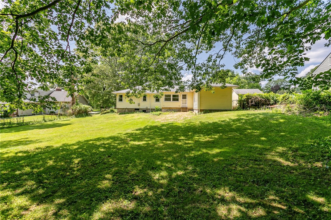 504 Moseley Road Perinton, NY 14450 - Photo 3 of 20