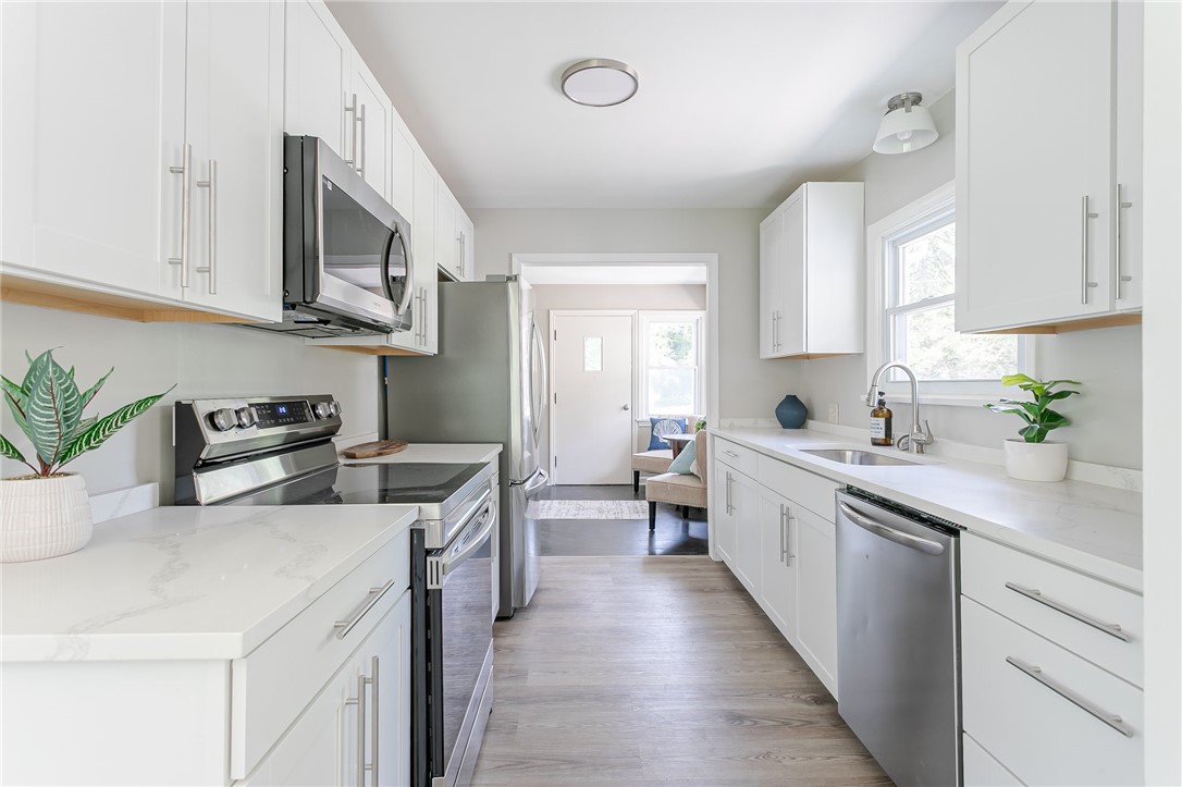 504 Moseley Road Perinton, NY 14450 - Photo 6 of 20