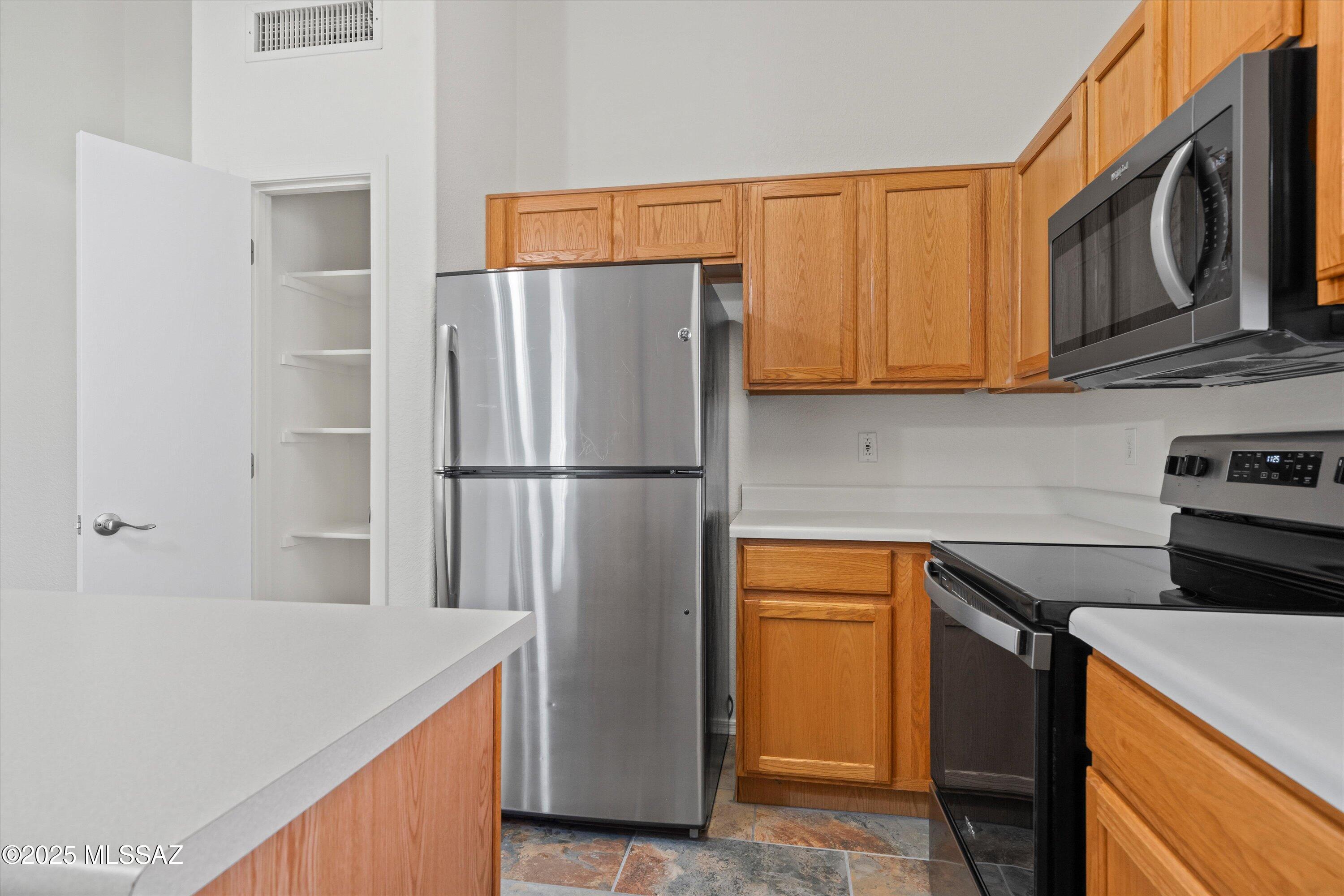 7734 West Rising Moon Way Tucson, AZ 85743 - Photo 7 of 34 Gallery Image 7