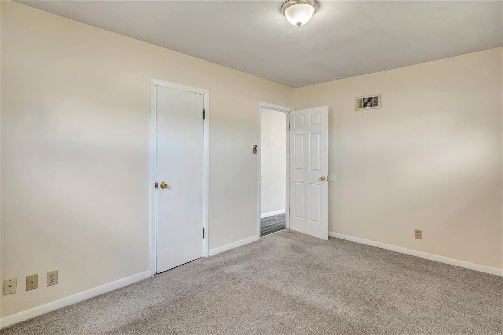3745 Weber Road St. Louis, MO 63125 - Photo 9 of 20 Gallery Image 9