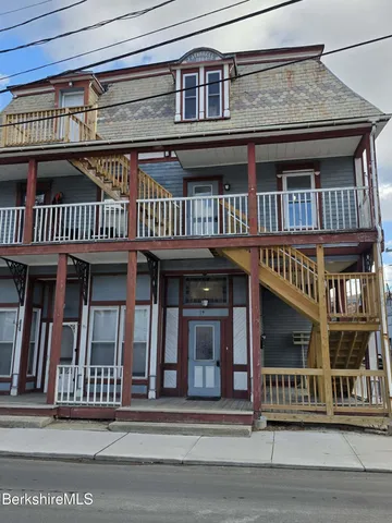$1,200 | 19 Pleasant Street, Unit 2B, Adams, MA 01220