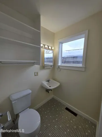 $1,200 | 19 Pleasant Street, Unit 2B, Adams, MA 01220