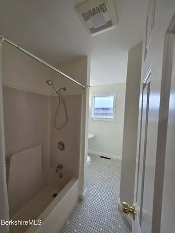 $1,200 | 19 Pleasant Street, Unit 2B, Adams, MA 01220