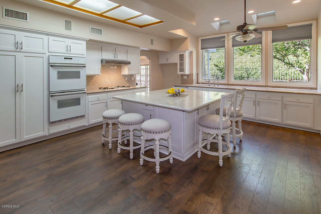 Undisclosed Address Stevenson Ranch, CA 91381 - Photo 4 of 27 KITCHEN-MLS