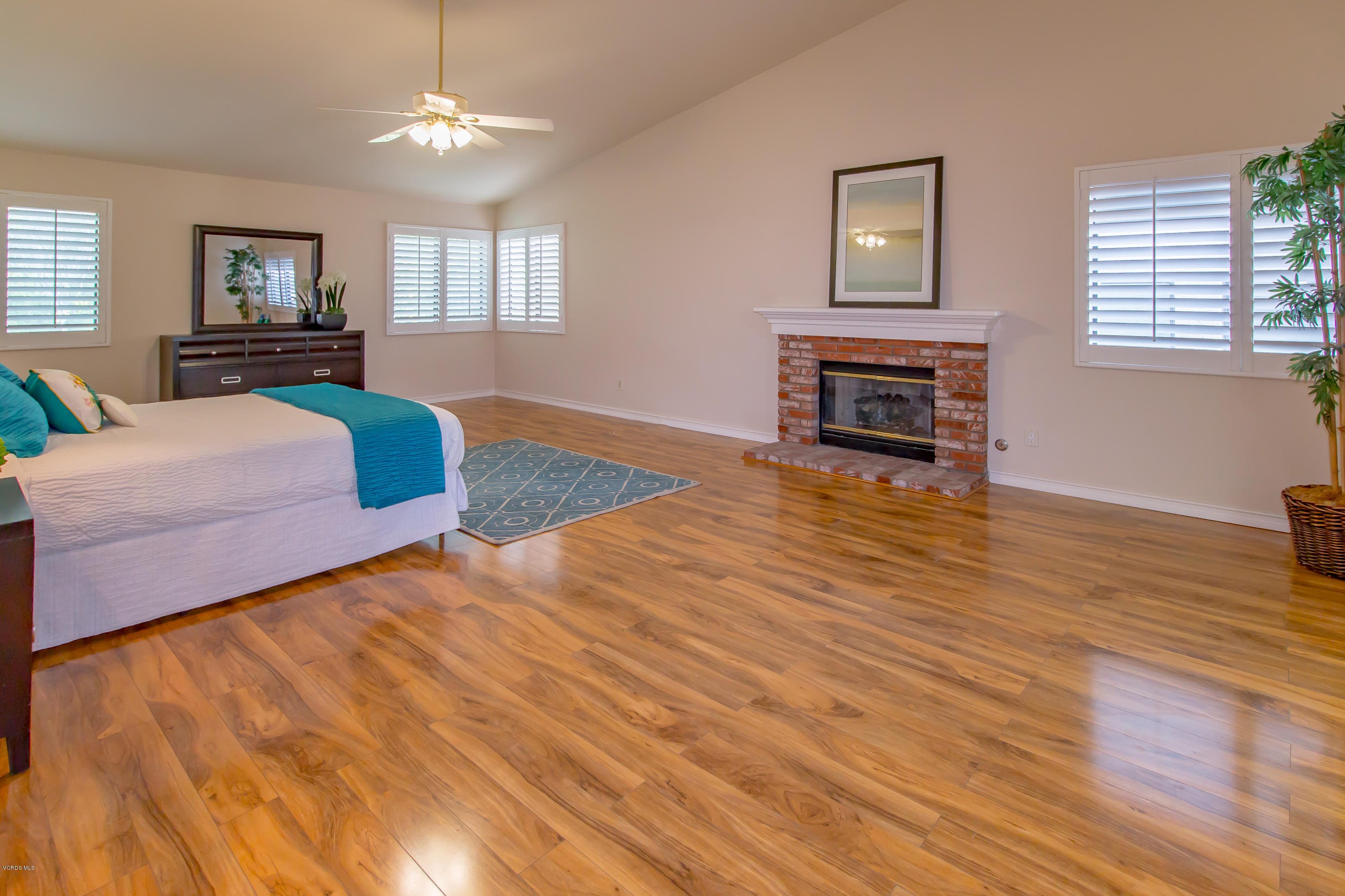 Undisclosed Address Stevenson Ranch, CA 91381 - Photo 7 of 27 MASTER SUITE