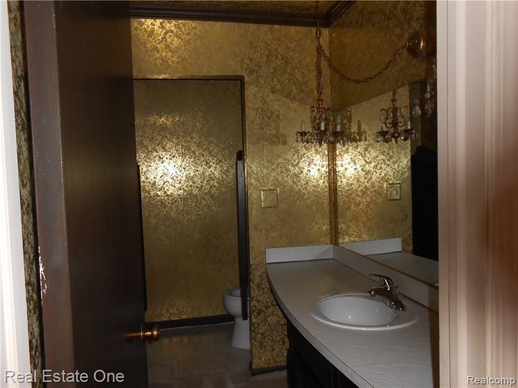 29346 Wellington Road West Southfield, MI 48034 - Photo 12 of 27