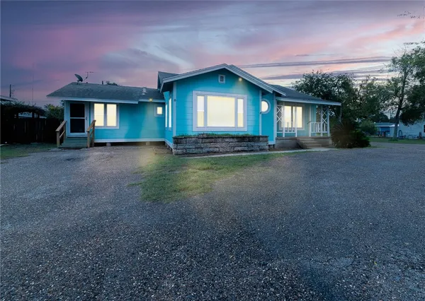 $224,750 | 325 South Saunders Street, Aransas Pass, TX 78336
