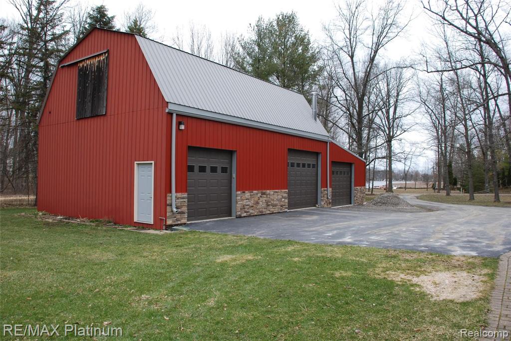 4922 Cedar Lake Road Howell, MI 48843 - Photo 5 of 95