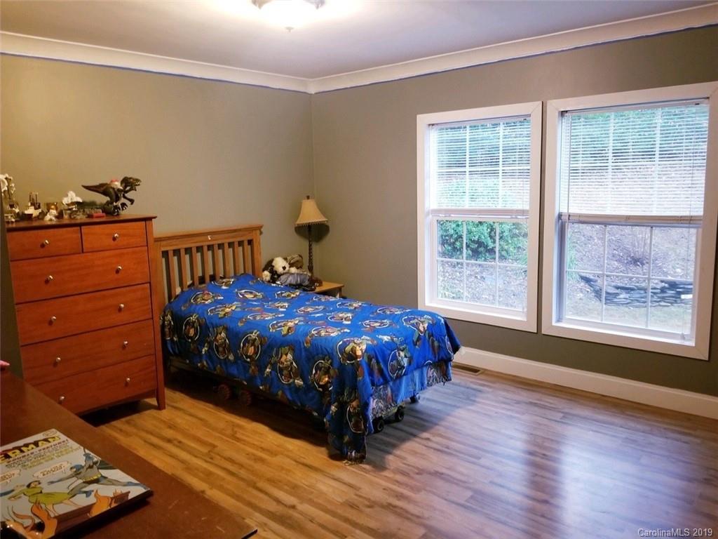 1092 Sharon Ridge Road Fairview, NC 28730 - Photo 12 of 22 Gallery Image 12