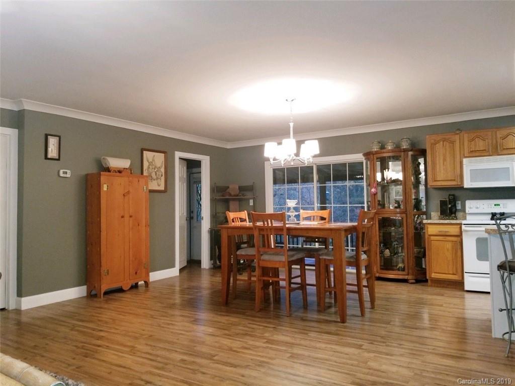 1092 Sharon Ridge Road Fairview, NC 28730 - Photo 4 of 22 Gallery Image 4