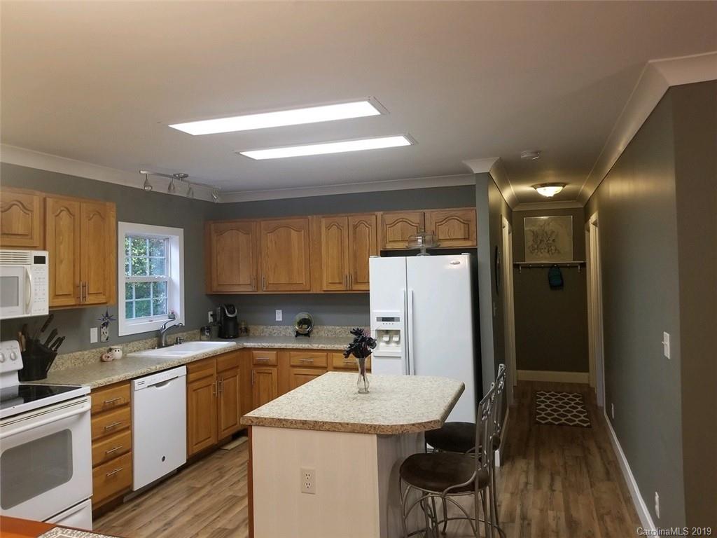 1092 Sharon Ridge Road Fairview, NC 28730 - Photo 5 of 22 Gallery Image 5