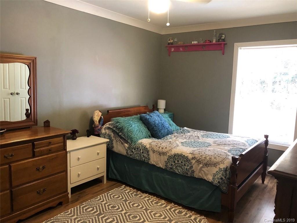 1092 Sharon Ridge Road Fairview, NC 28730 - Photo 10 of 22 Gallery Image 10
