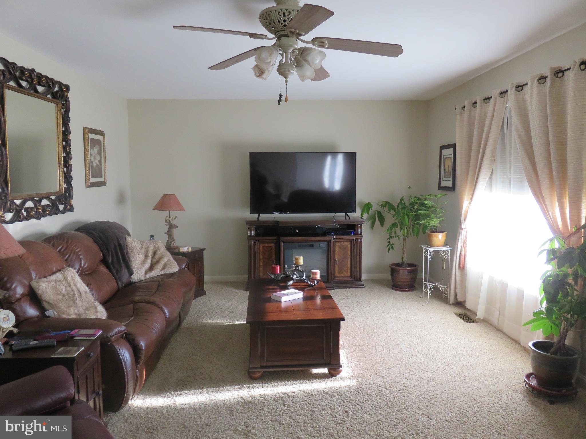 8501 Deer Run Road Denton, MD 21629 - Photo 5 of 30 Living Room